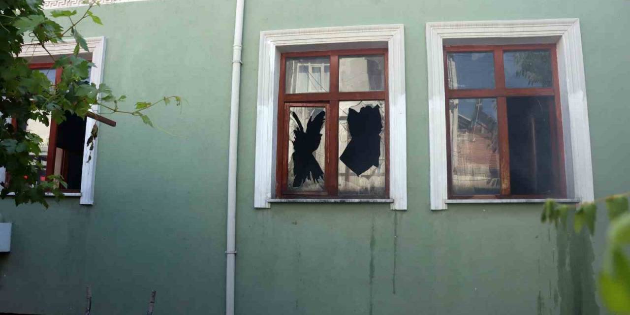 Kayseri’de Ev Yangını: 3’ü Çocuk 5 Kişi Zehirlendi