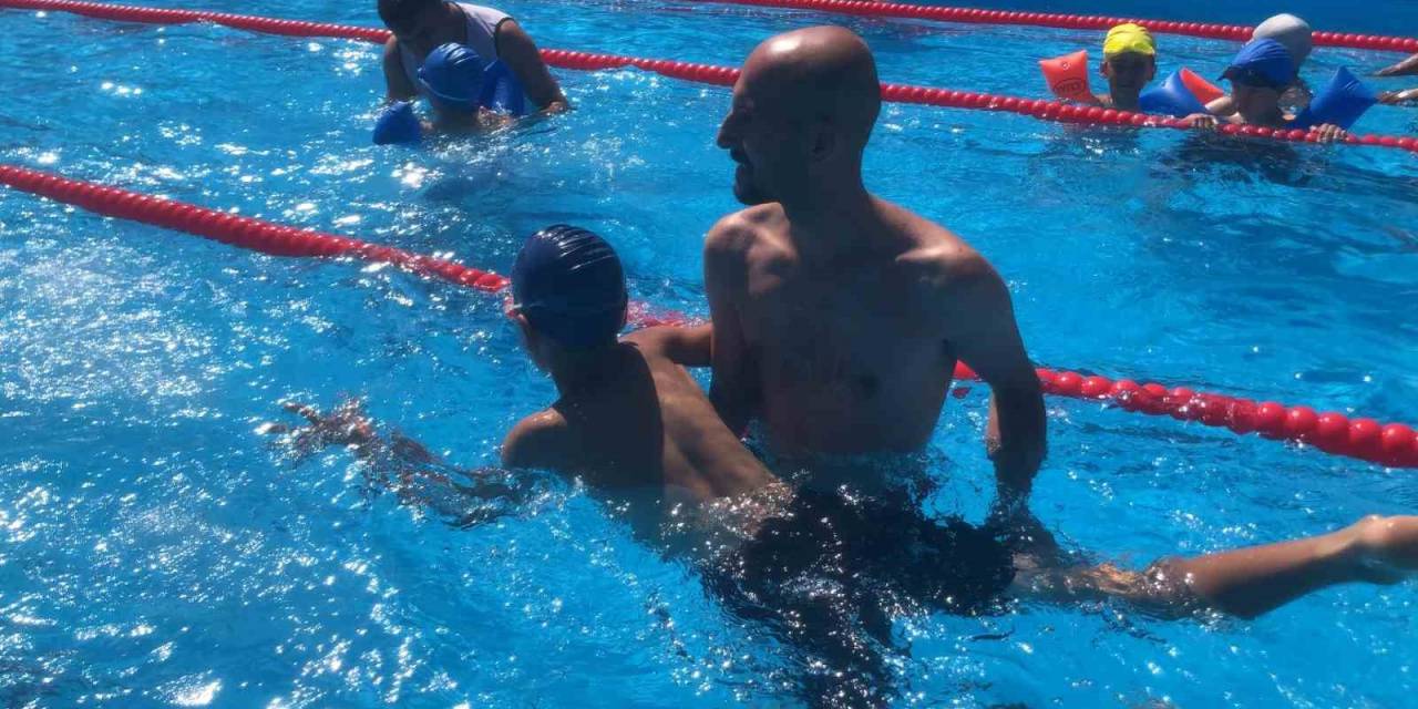 Denizden Kilometrelerce Uzakta Yüzme Öğreniyorlar