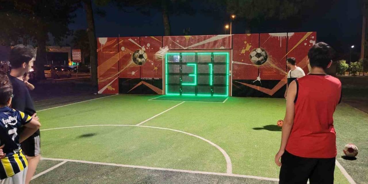 Elektronik Futbol Kalesine Yoğun İlgi