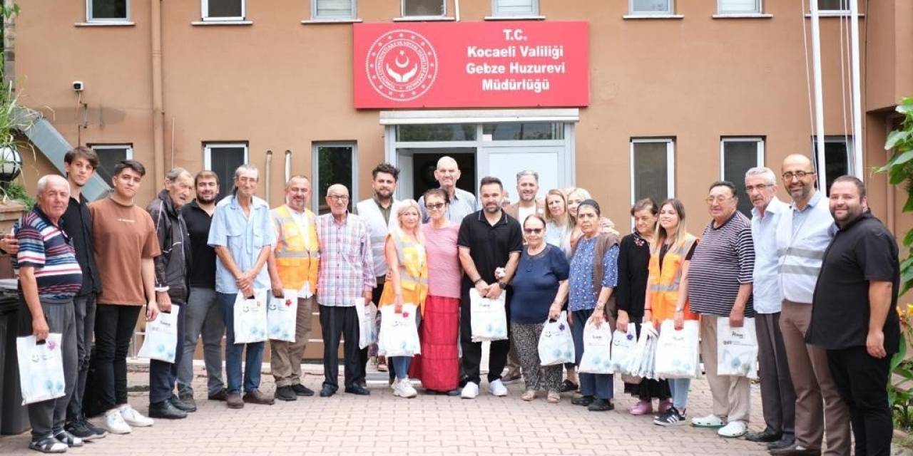 Bir Tebessüm Bir Hayat Derneği Yaşlıları Unutmadı