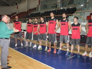 Yalova’nın Dev Adamlarına Salman’dan Tatlı Dopingi