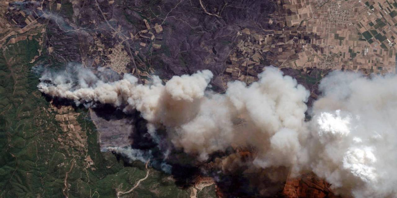 Yunanistan’daki Yangın Faciası Uydudan Görüntülendi