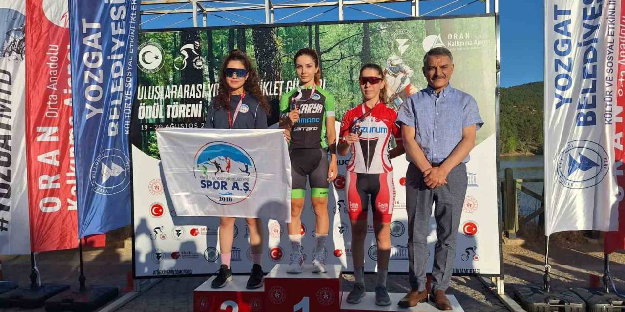 Büyükşehir’in Pedalları Şampiyonluğu Kaptırmıyor