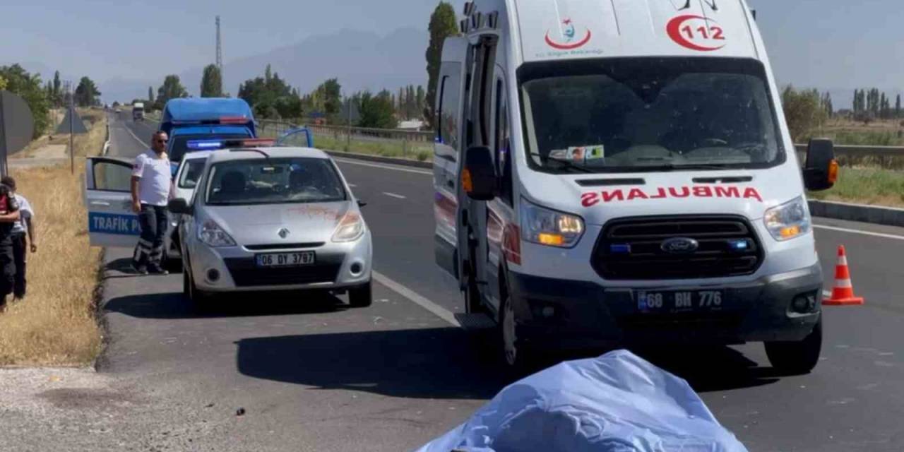 Arızalanan Aracını Emniyet Şeridine Çeken Sürücü Canından Oldu