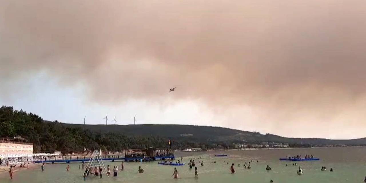 Çanakkale’de Bir Yanda Deniz Keyfi, Diğer Yanda Hüzün