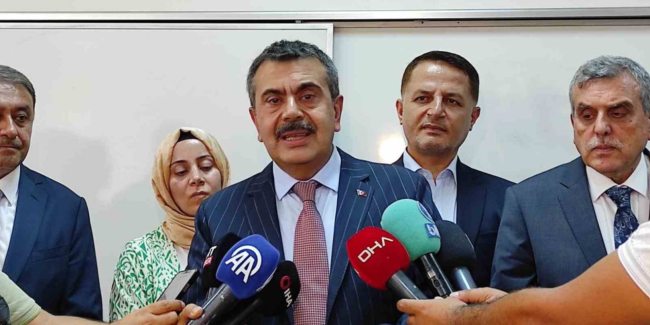 Bakan Tekin Tartışmalara Son Noktayı Koydu