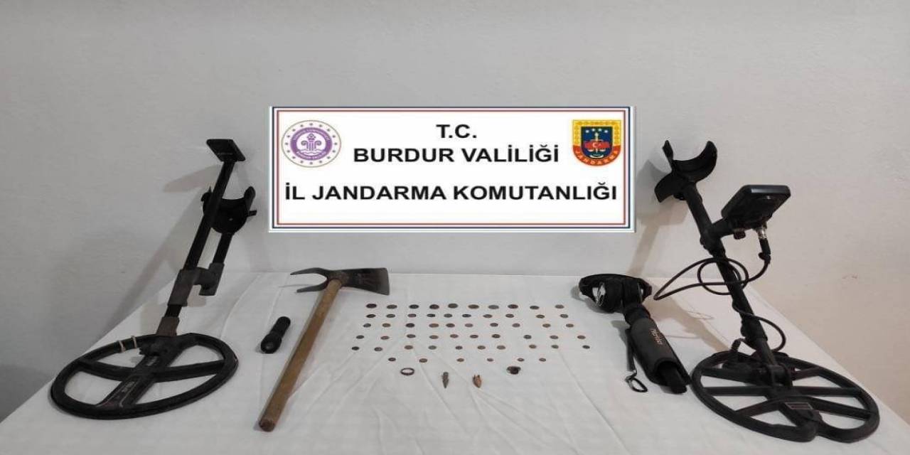 Burdur’da Jandarmadan Kaçak Kazıya Suçüstü