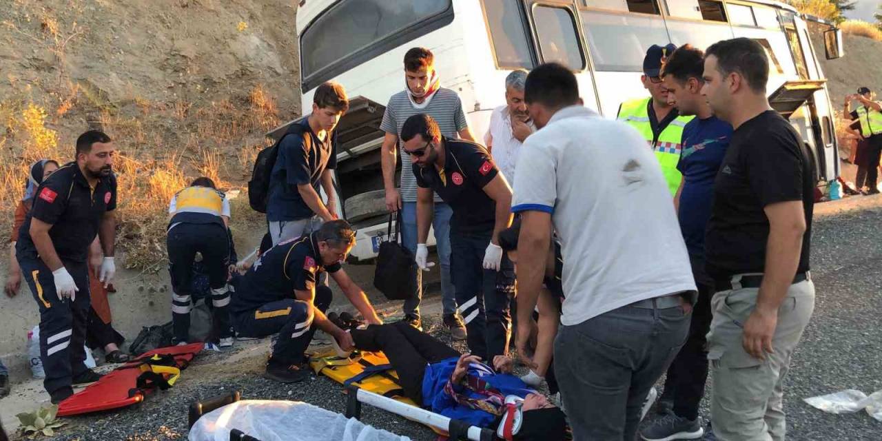 Elazığ’da Tekeri Patlayan Midibüs Su Kanalına Düştü: 13 Yaralı