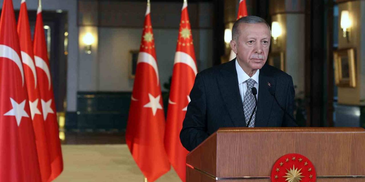 Cumhurbaşkanı Erdoğan: “Birileri Sırf Oy Tercihlerinden Dolayı Depremzedelerimize Hakaret Ederken, Biz Şehirlerimizin Yeniden İnşasını Hızlandıracak Farklı Projeleri Devreye Alıyoruz”