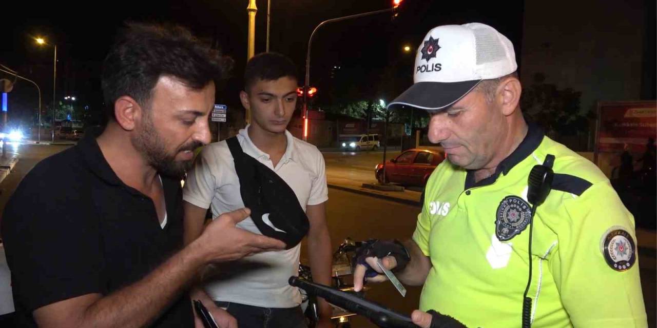 Motosiklet Sürücülerine Sıkı Denetim: "Kask Siparişi Verdim" Bahanesi Cezadan Kurtaramadı