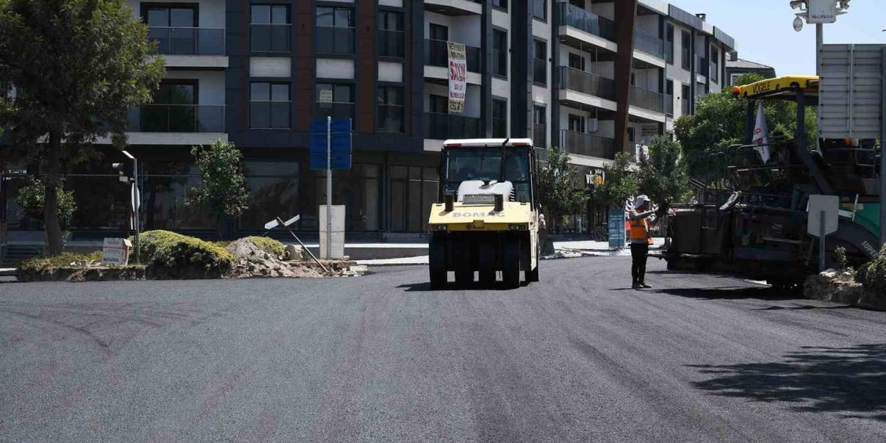 Kuşadası Belediyesi’nden Aralıksız Yol Mesaisi