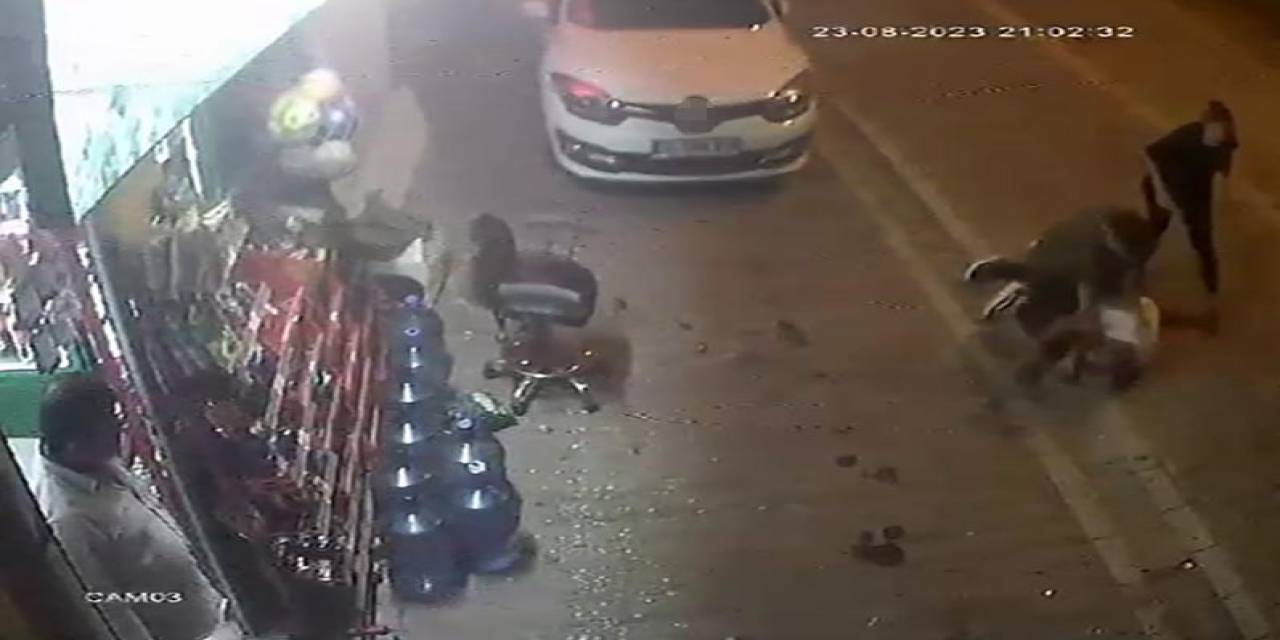 Esenyurt’ta Telefonla Aradığı Kadını Rahatsız Eden Adama Uçan Yumruklu Dayak Kamerada