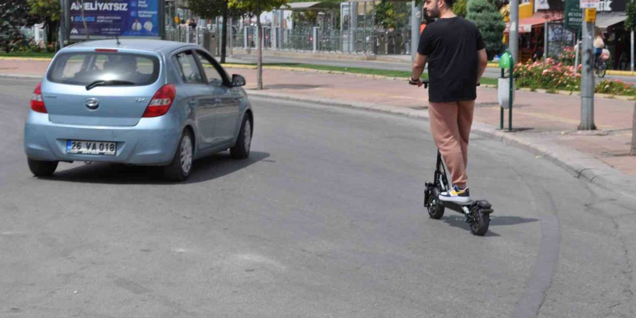 Elektrikli Scooterlar Geçtiğimiz Yıl Bin 840 Adet Kazaya Karıştı