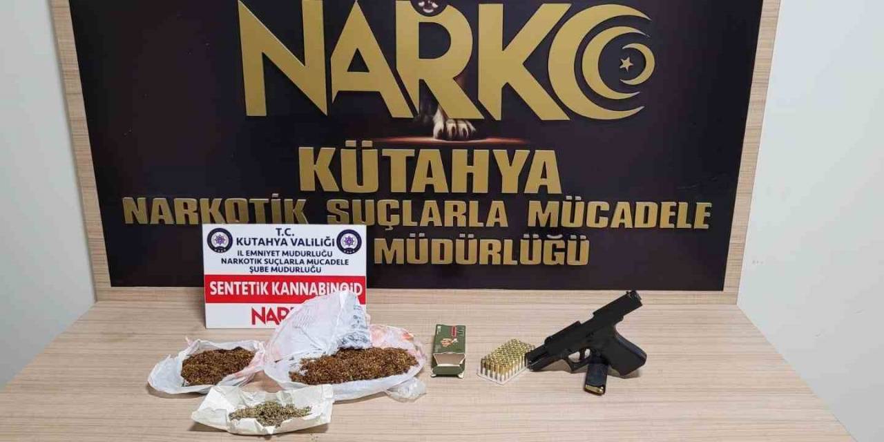 Üzerinde Uyuşturucu Ve Silah Bulunan Otobüs Yolcusu Gözaltına Alındı