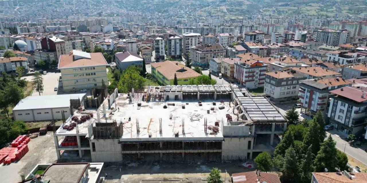 ’ilkadım Spor Kompleksi’ 2024’te Hizmete Açılacak