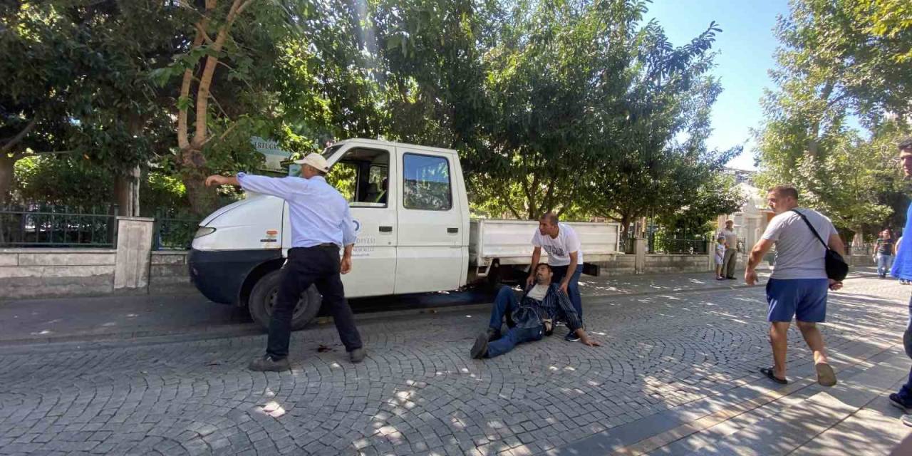 Budadığı Ağaçtan Düşen Belediye İşçisinin Ayağına Demir Saplandı