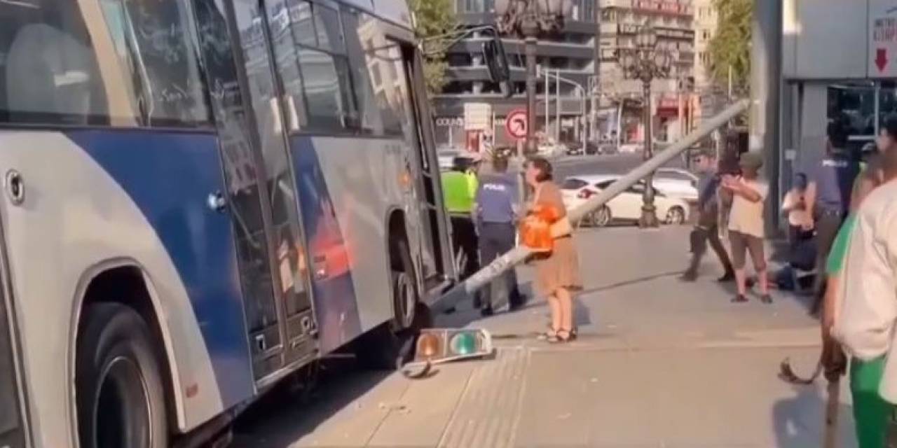Ankara’da Ego Otobüsünün Çarptığı Direk Vatandaşın Üzerine Düştü