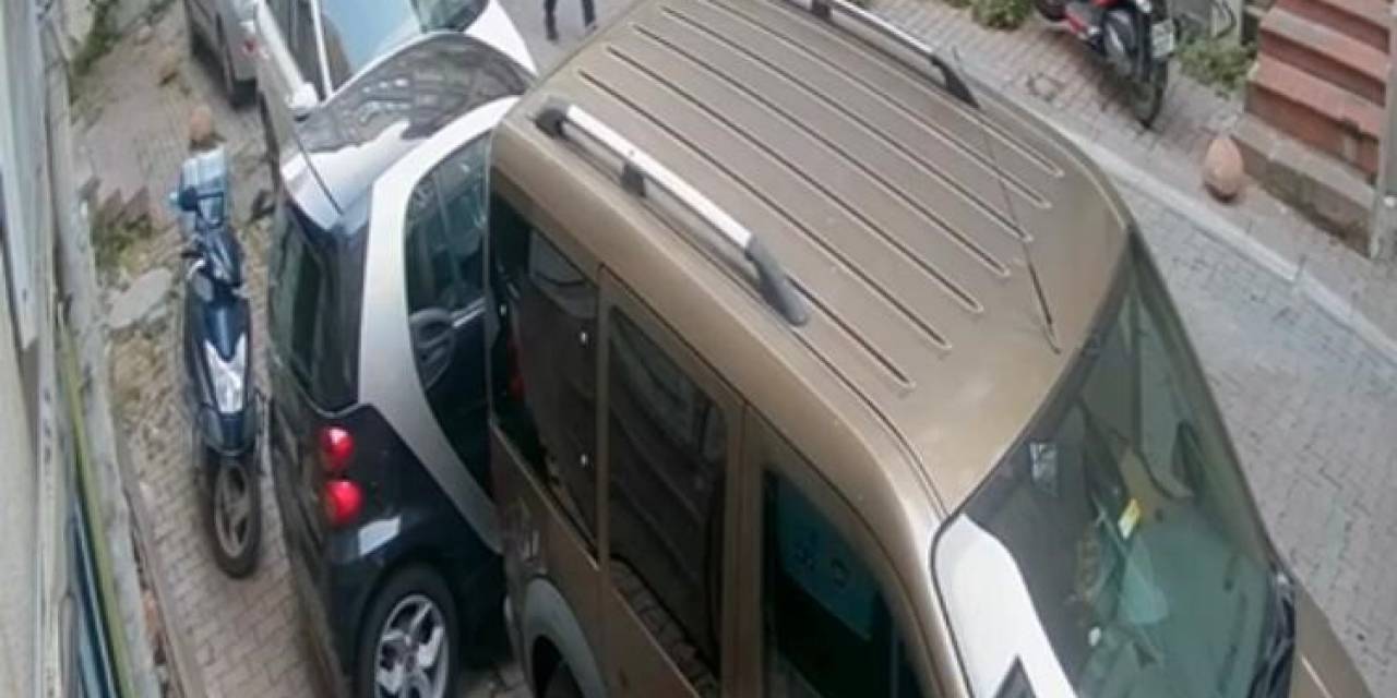 Beyoğlu’nda Motosiklet Hırsızlığı Kamerada: Satışa Çıkardığı Kask Ele Verdi
