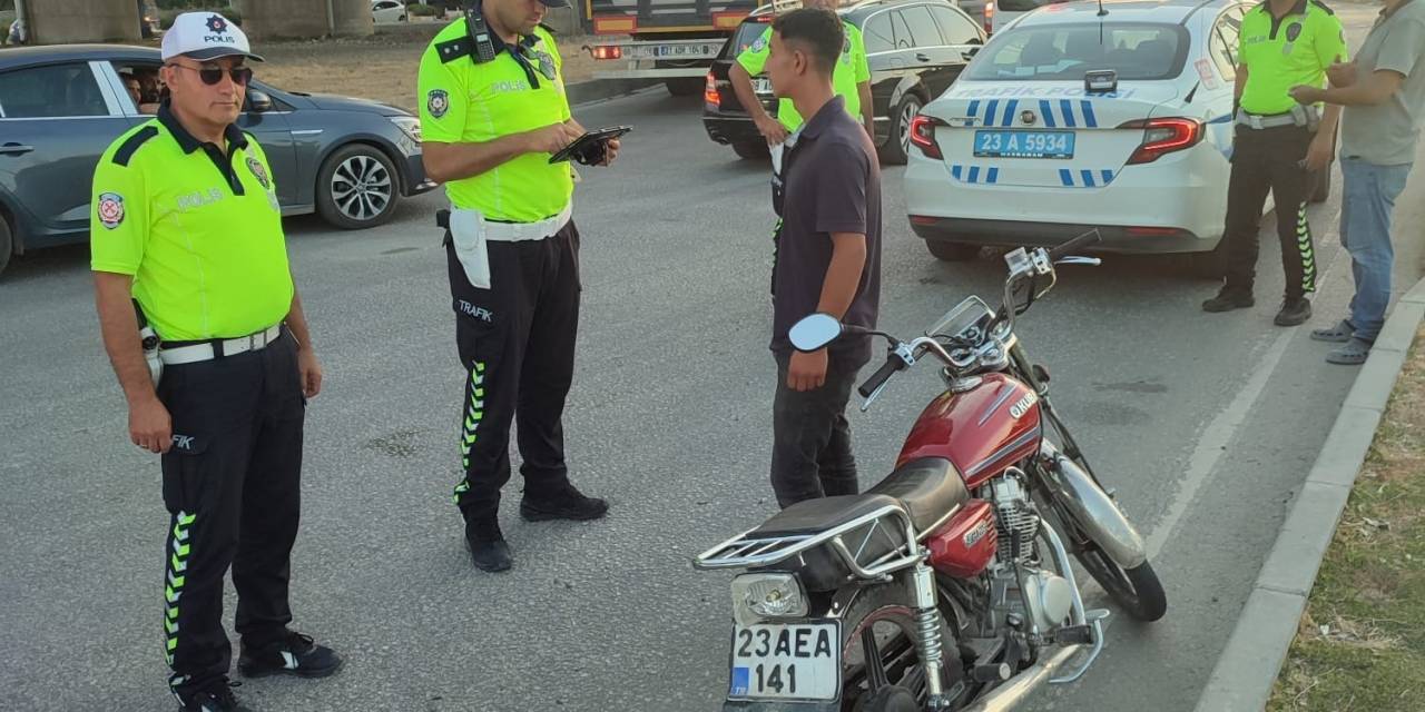 Yatarak Motosiklet Süren Sürücüye Ceza