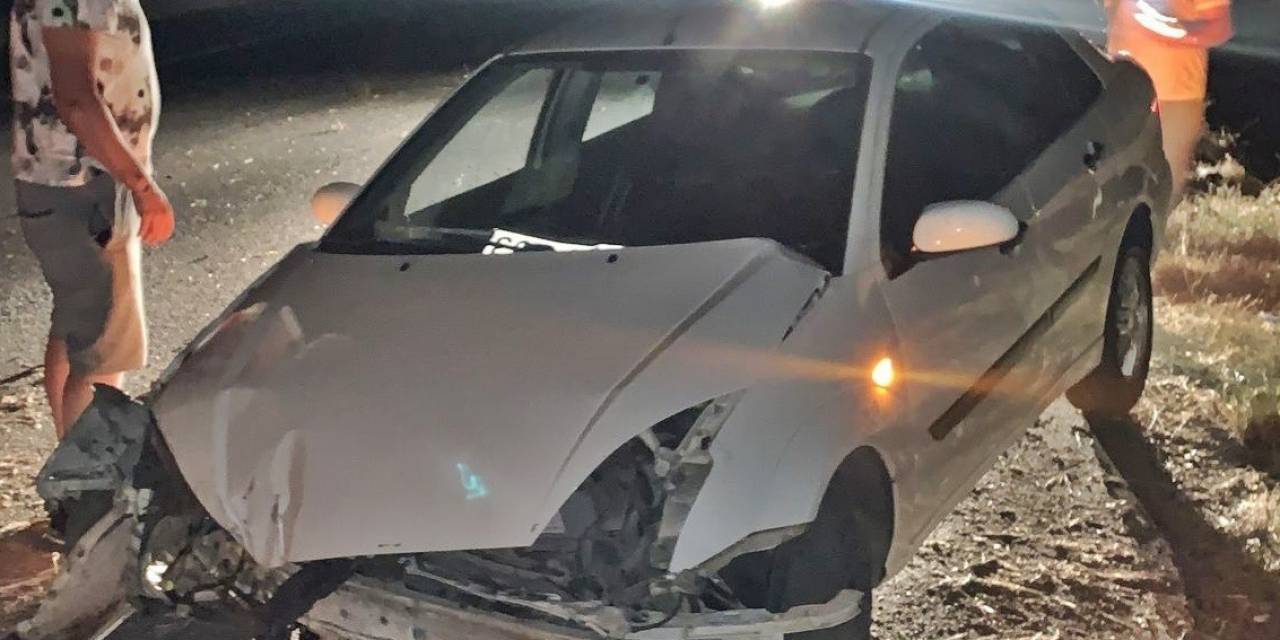 Sulama Kanalına Düşen Otomobil Sürücüsü Yaralandı