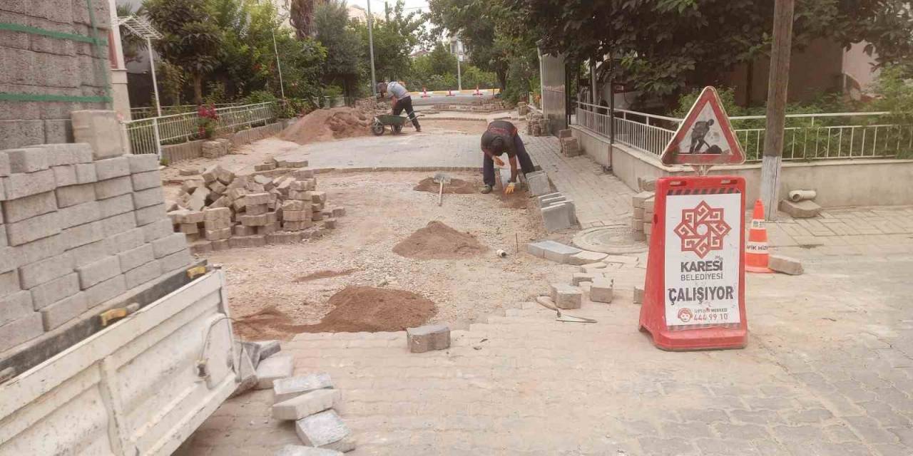 Karesi’de Yollar Parke Taşı Örülüyor
