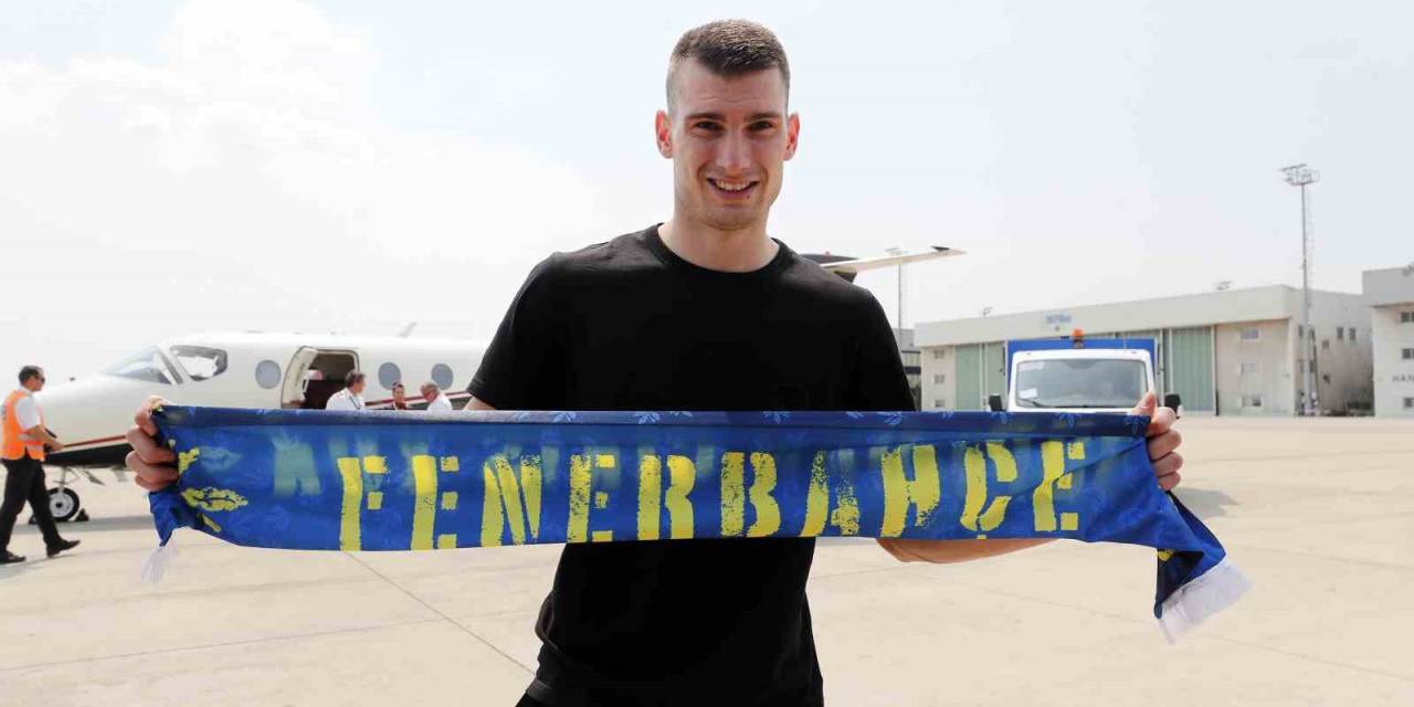 Dominik Livakovic, Fenerbahçe İçin İstanbul’da