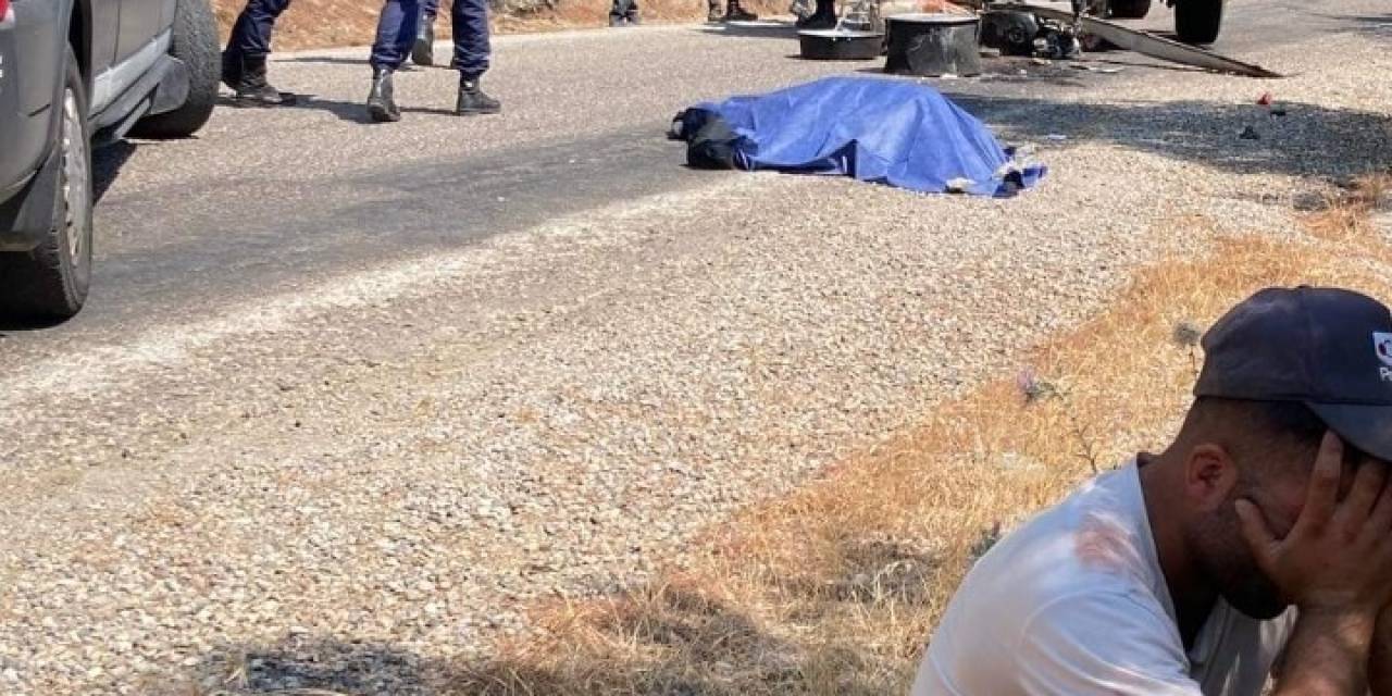 Kamyonun Altında Kalan Motosiklet Sürücüsü Hayatını Kaybetti