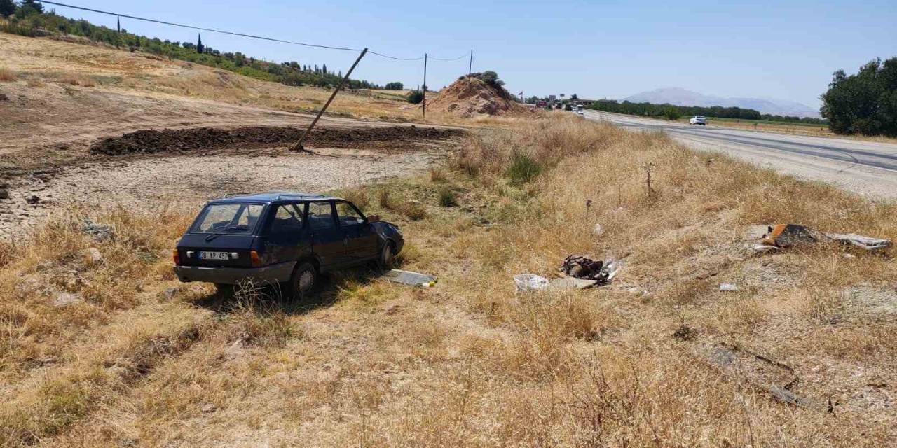 Otomobil Şarampole Yuvarlandı: 1 Yaralı