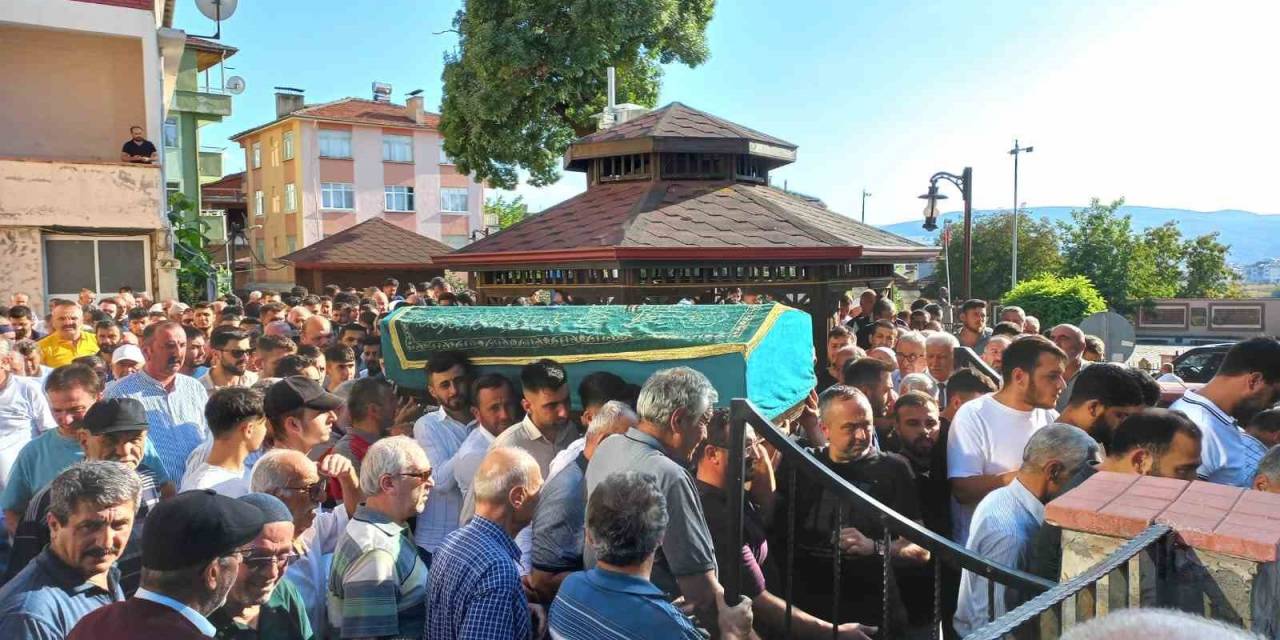 Pompalı Tüfekle Vurulan Genç Toprağa Verildi