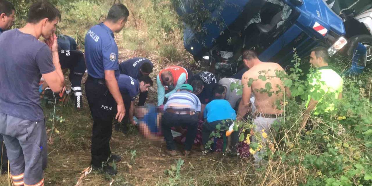 Kazada Kalbi Duran Tır Sürücüsü Yapılan Kalp Masajına Rağmen Kurtarılamadı