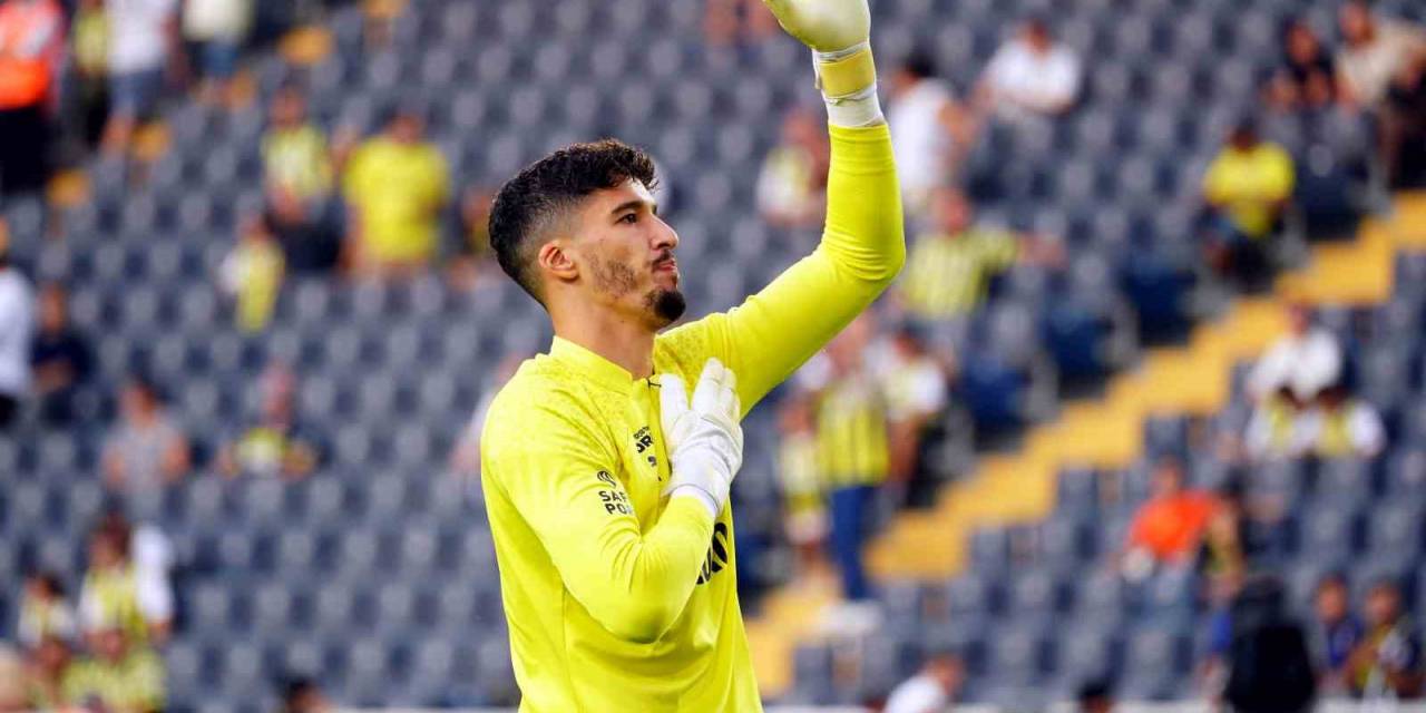 Altay Bayındır Fenerbahçe Taraftarına Veda Etti