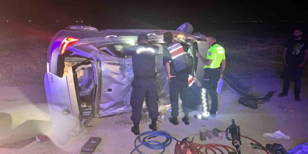 Aksaray’da Otomobil Traktöre Çarptı: 3 Yaralı