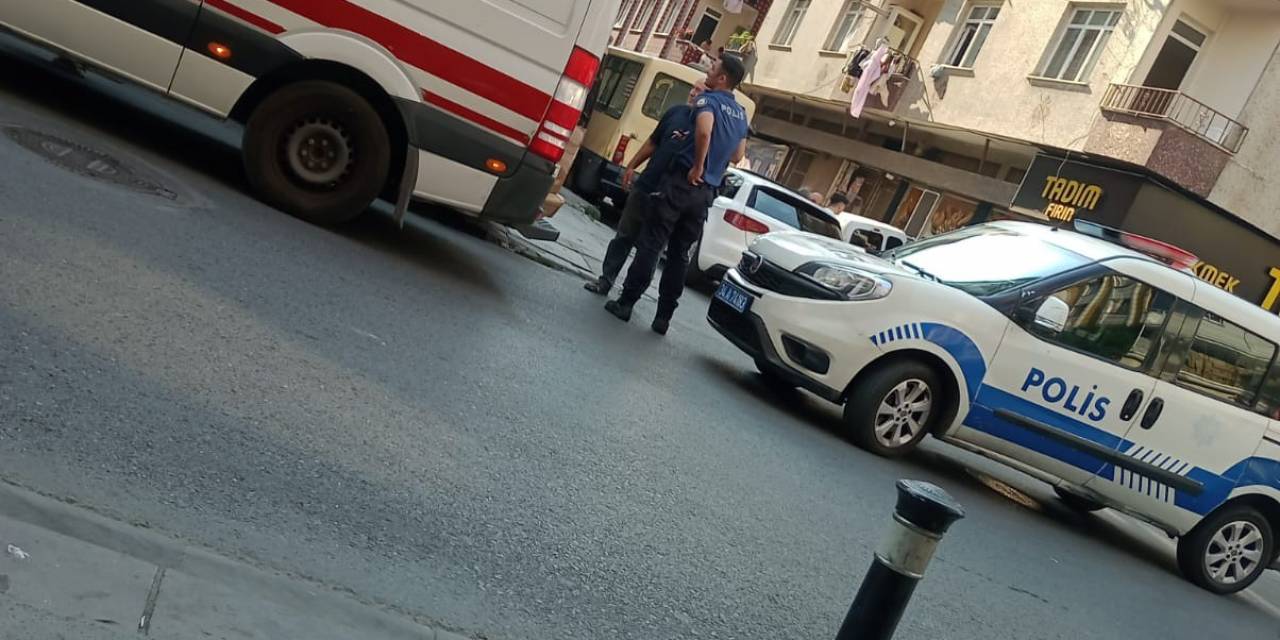 Bahçelievler’de Kamyonet Karşıya Geçmeye Çalışan Çocuğa Çarptı