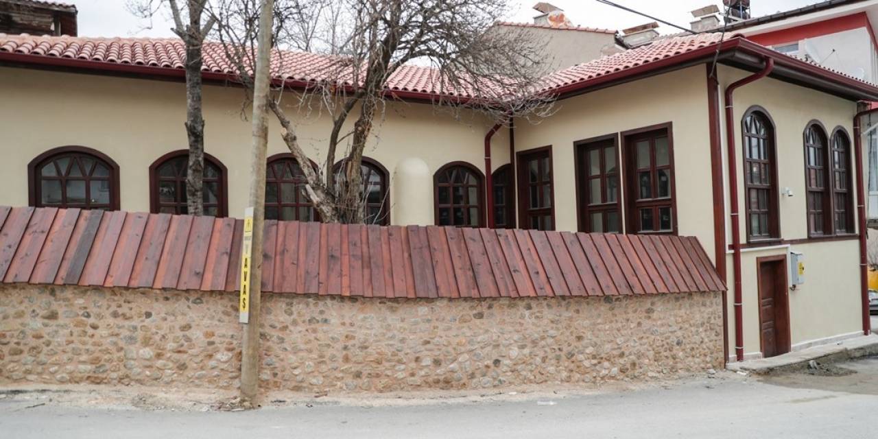 Kütahya’da Gözüm Şeyh Sultan Tekke Ve Türbesi Ziyarete Açılıyor