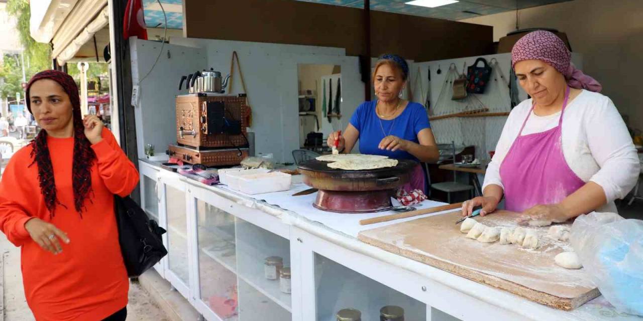 Ata Karakılçık Buğdayı Tarladan Sofraya Ulaştı, Sıkma Ve Börek Oldu
