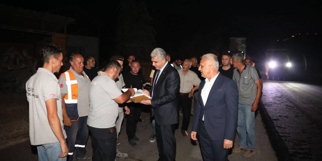 Asfaltlama Gece Gündüz Devam Ediyor