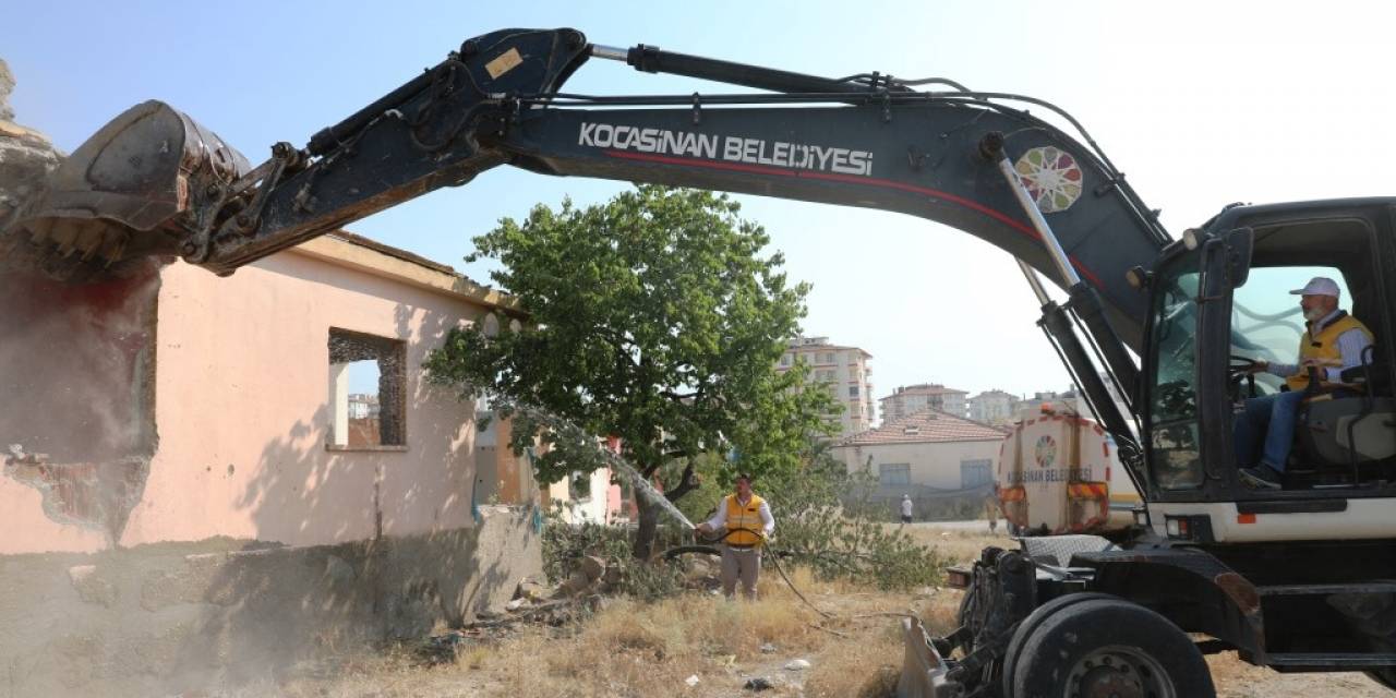 Yıldızevler’de İlk Kepçeyi Başkan Çolakbayrakdar Vurdu