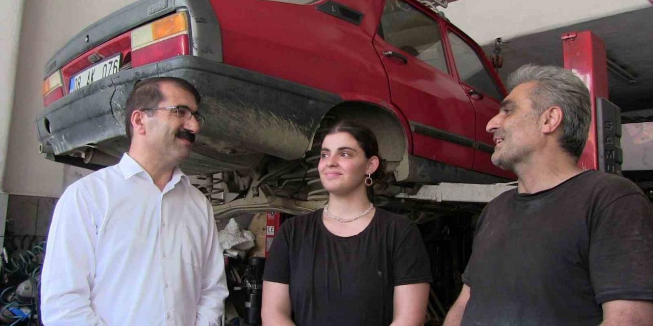 Motor Ustası Lise Öğrencisine Milli Eğitim Müdürü Acar’dan Ziyaret