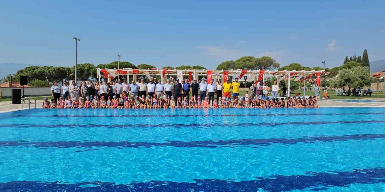 Kuyucak’ta Yüzme Yarışları Düzenlendi