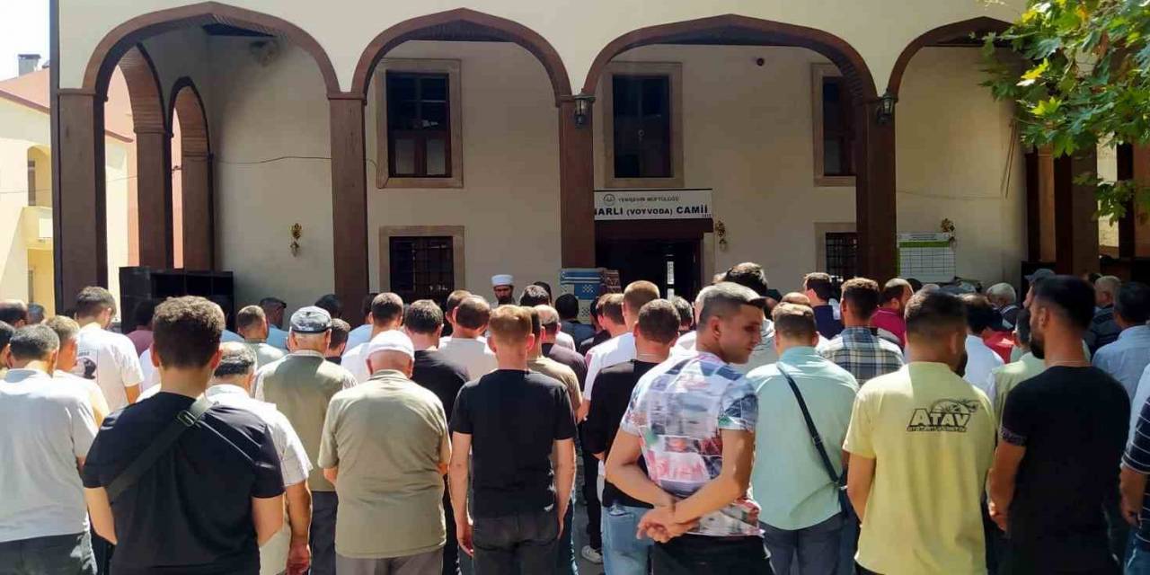 İznik Gölü’nde Boğulan Yusuf Son Yolculuğuna Dualarla Uğurlandı