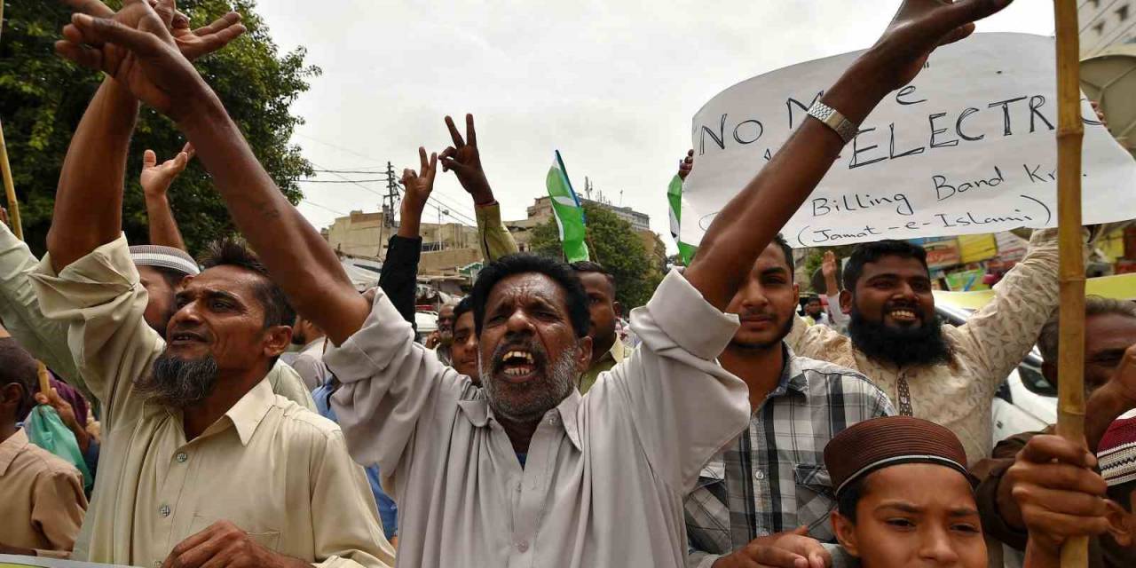 Pakistan’da Esnaf Artan Elektrik Maliyetlerini Protesto Etti