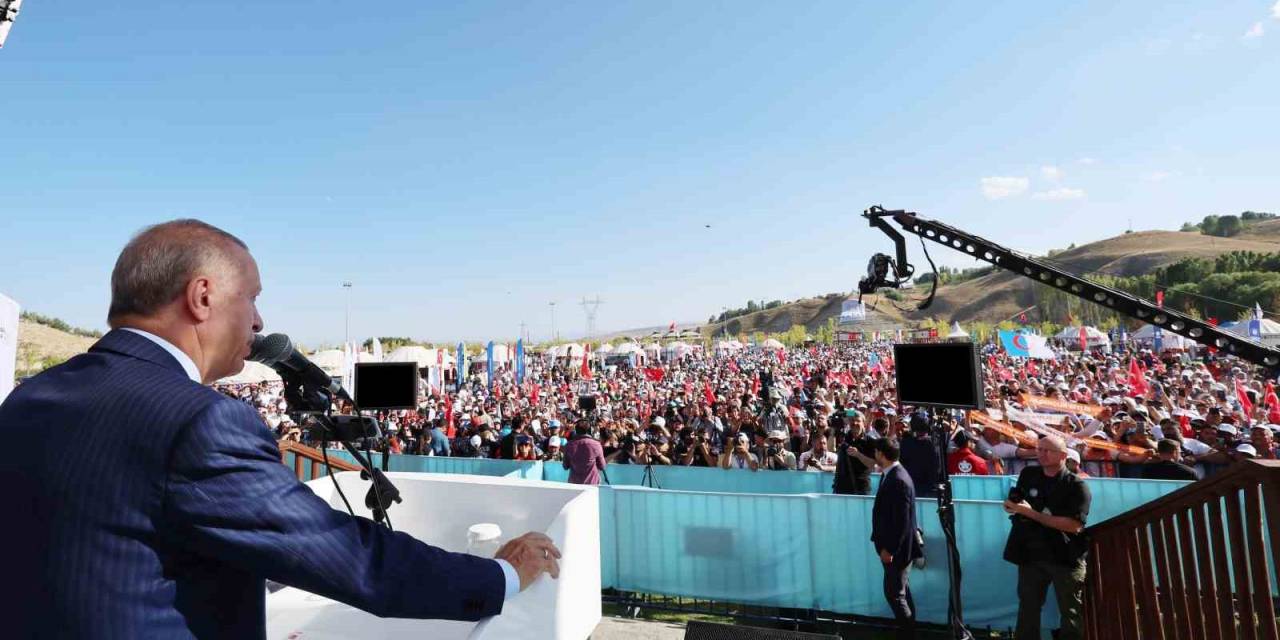 Cumhurbaşkanı Erdoğan: “Türkiye Olarak Kardeşlik Seferberliğine İhtiyaç Duyuyoruz”