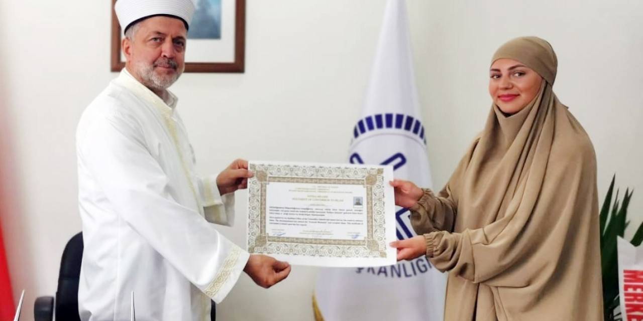 Sakarya’ya Gelen Alman Kadın Müslüman Oldu