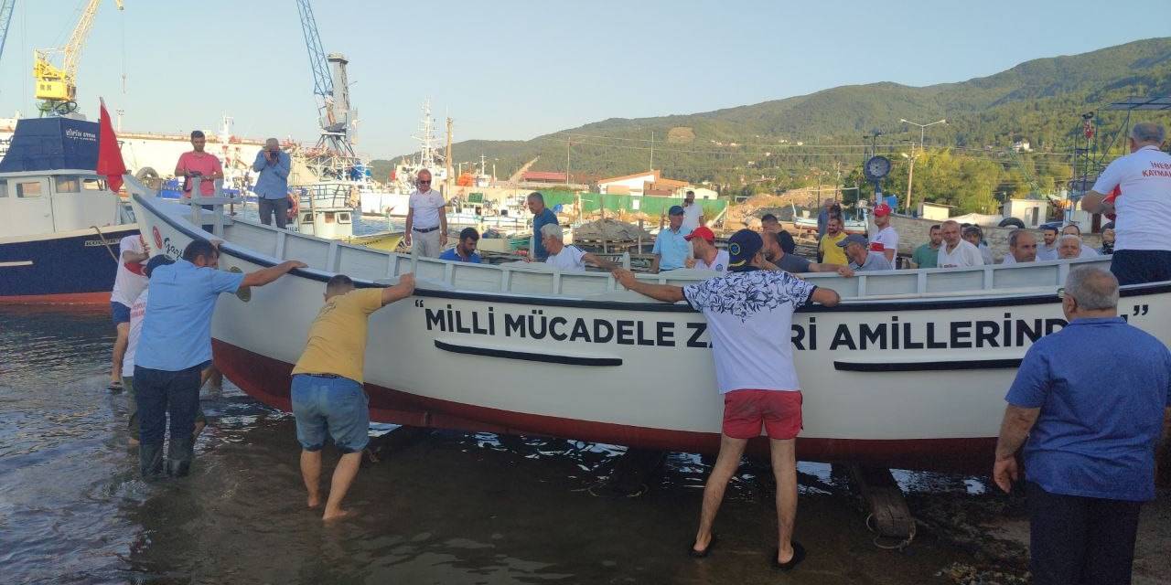 Kurtuluş Savaşı’nda Mühimmat Taşıyan Denk Kayığı Bir Asır Sonra Yeniden Denize İndi