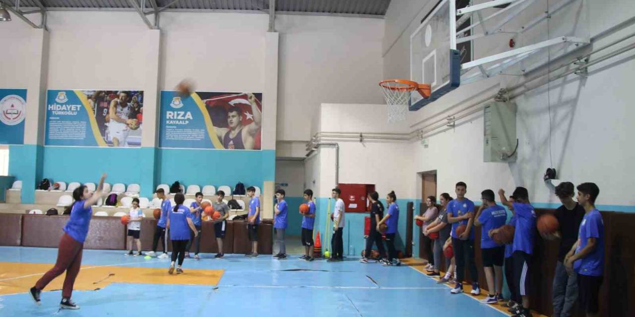 Geleceğin Yıldız Sporcuları Haliliye’de Yetişiyor