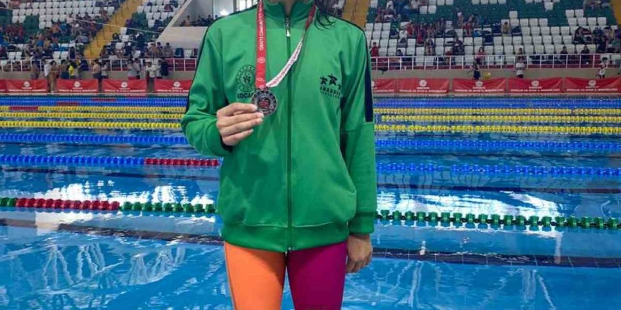 Çayırova Belediyesi Sporcuları Yüzme Şampiyonasında 6 Madalya Kazandı
