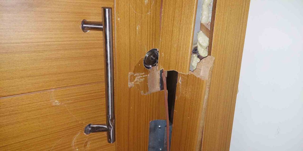 Kağıthane’de 1 Polisin Şehit Olduğu Operasyonda Çıkan Çatışmanın İzleri Görüntülendi