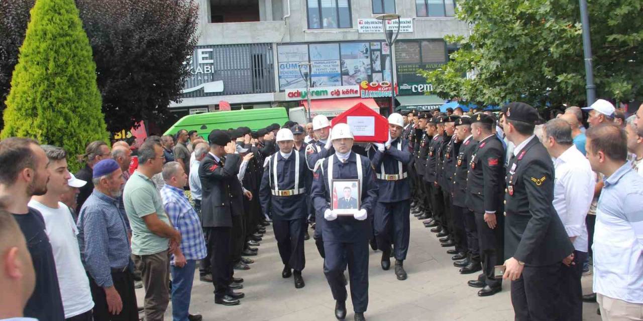 Kazada Ölen Uzman Çavuş Askeri Törenle Son Yolculuğuna Uğurlandı