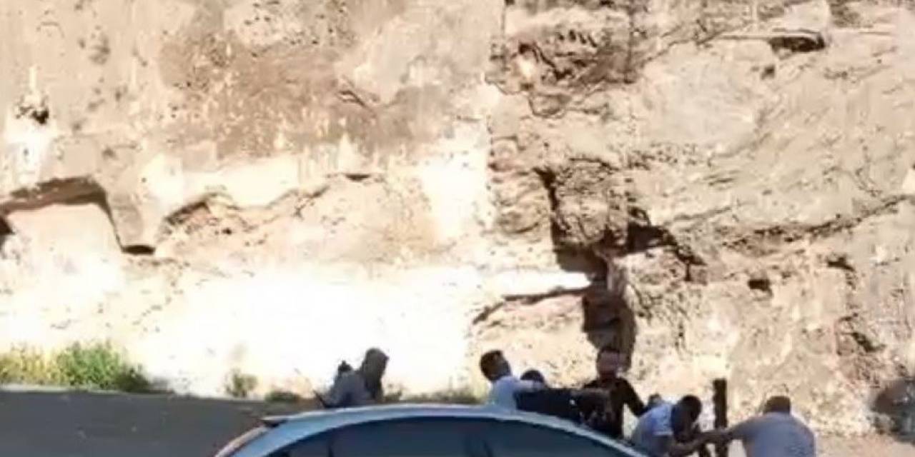 Bursa’daki 4 Kişinin Yaralandığı Silahlı Kavga Kamerada