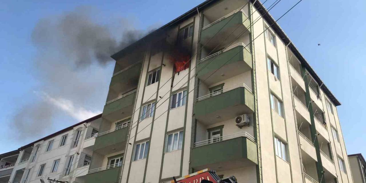 Iğdır’da 5 Katlı Apartmanda Yangın